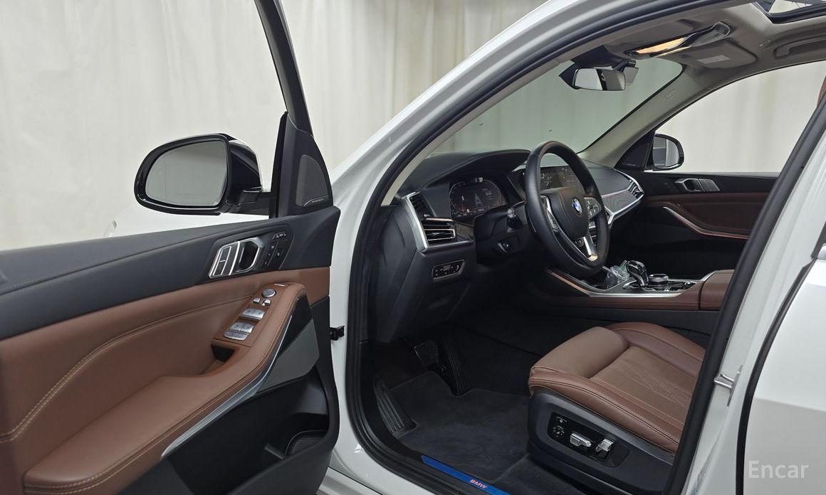 2022 BMW X7 I (G07) xDrive 40i Design Pure Excellence 7-Seater с пробегом 15 872 км