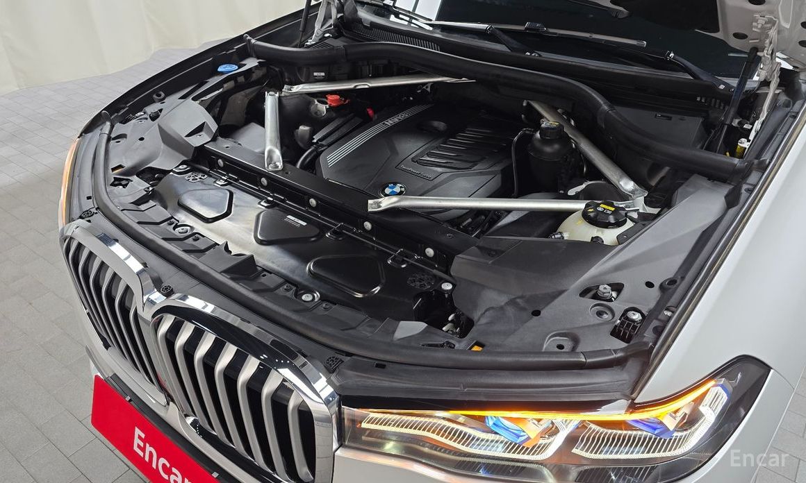 2022 BMW X7 I (G07) xDrive 40i Design Pure Excellence 6-Seater с пробегом 23 573 км