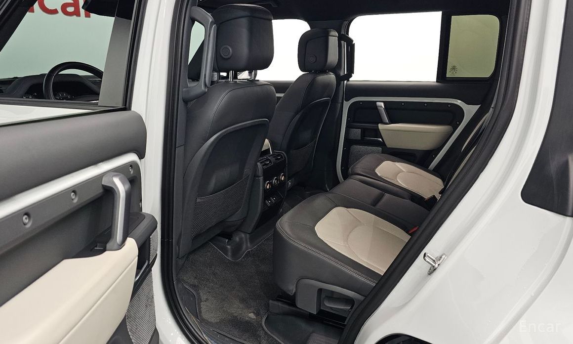 2023 Land Rover Defender II 130 P400 X-Dynamic HSE с пробегом 24 985 км