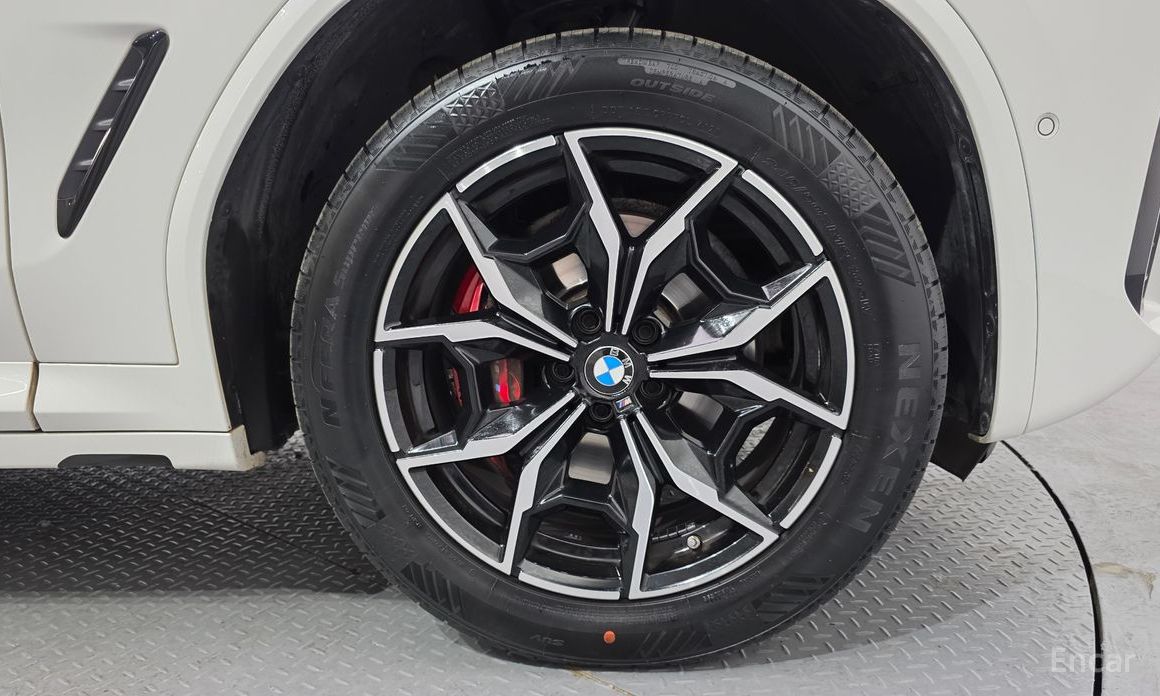 2023 BMW X4 II (G02) Рестайлинг xDrive20i M Sports Pro с пробегом 40 024 км