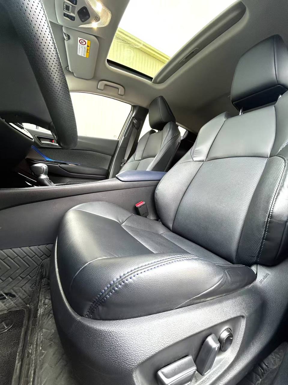 TOYOTA C-HR Deluxe Edition 2021