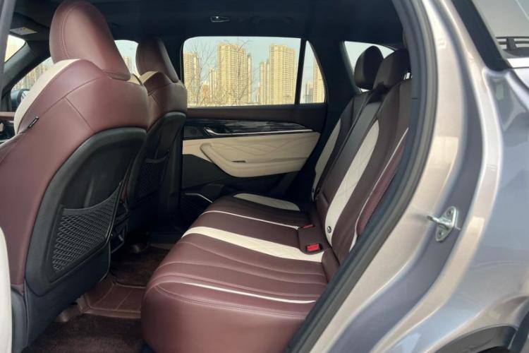 Geely Monjaro 2021