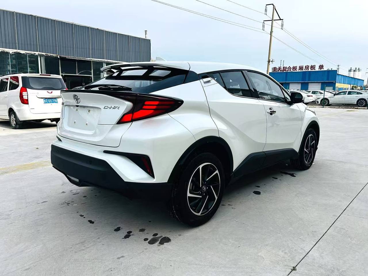 TOYOTA C-HR Deluxe Edition 2021