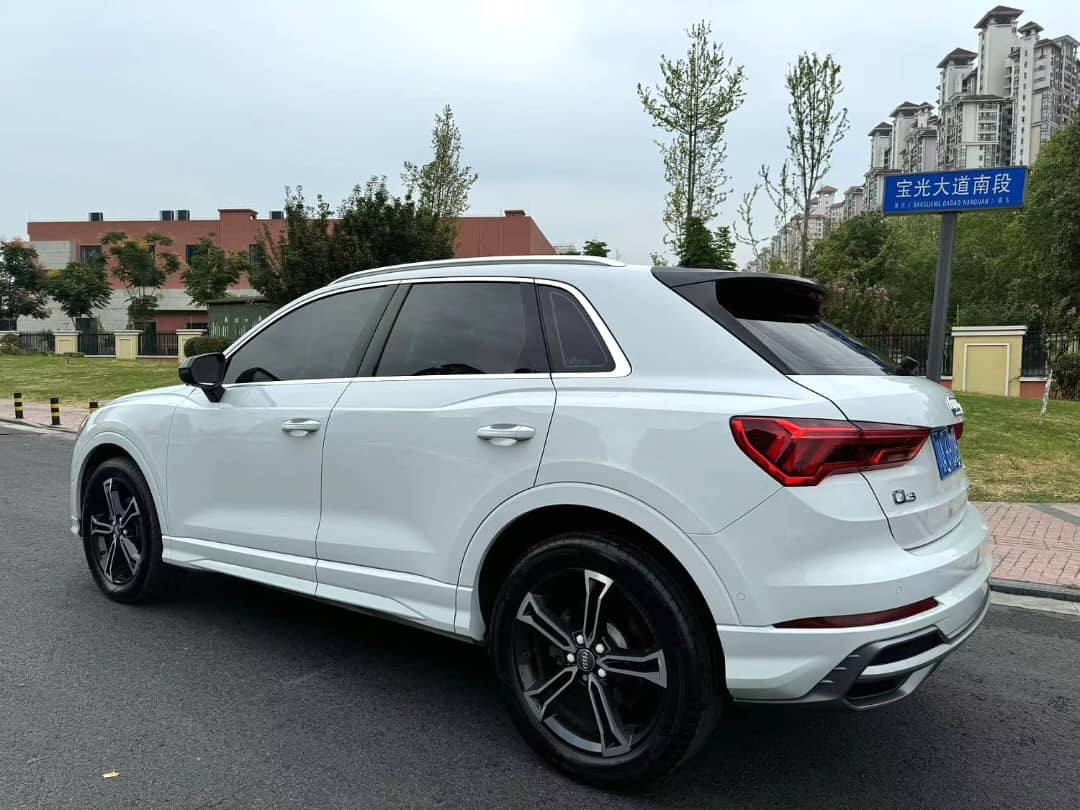 AUDI Q3 2021