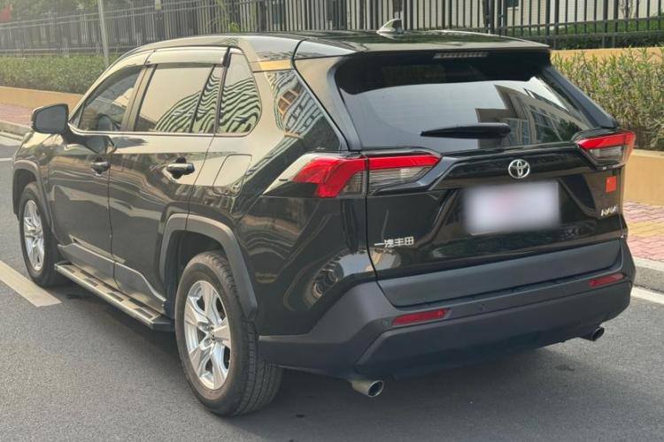 TOYOTA RAV4 2021