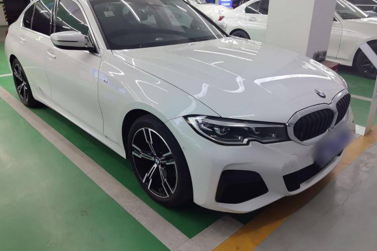 BMW 3 Series 325i M-package 2021