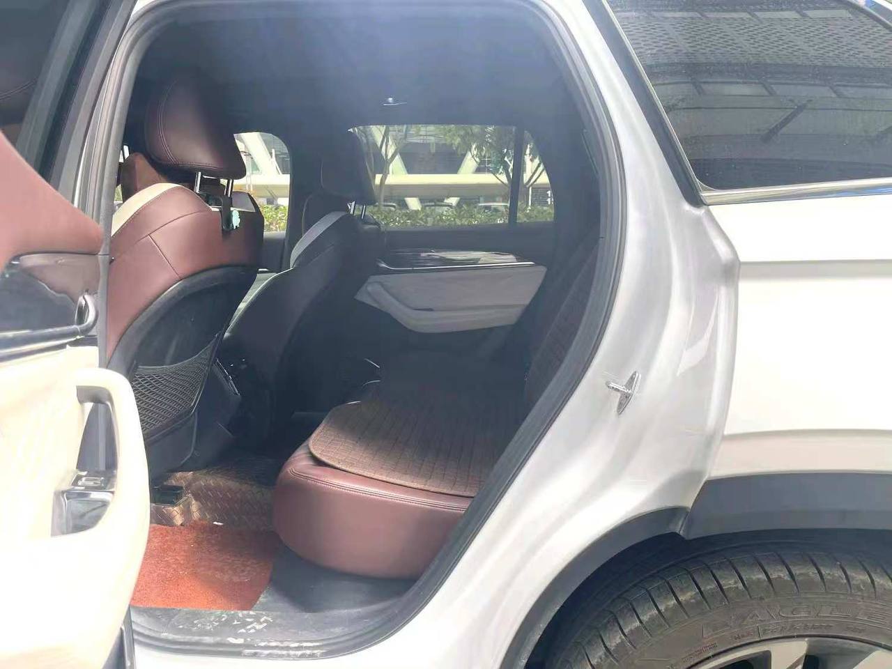 Geely Monjaro 2021