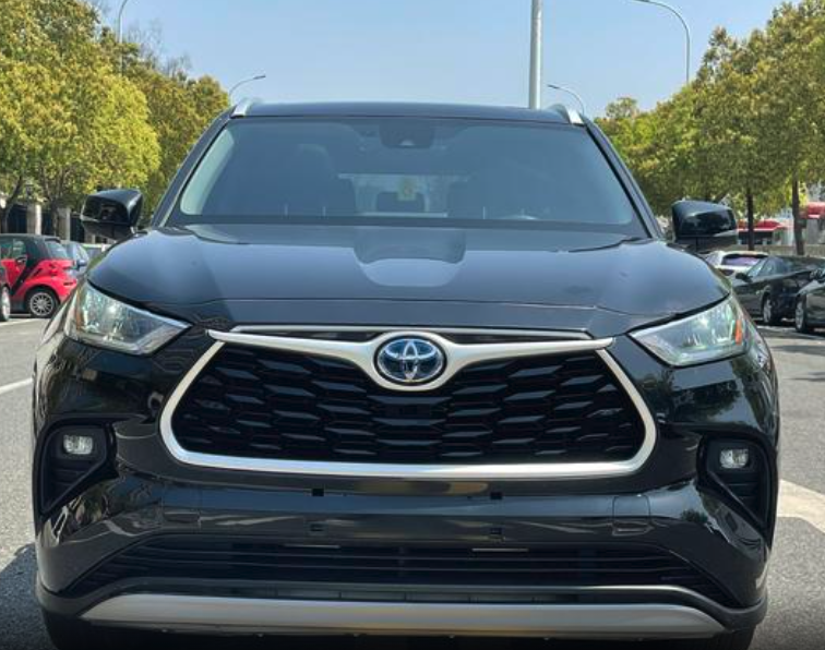 TOYOTA HIGHLANDER HYBRID Luxury Edition 2022