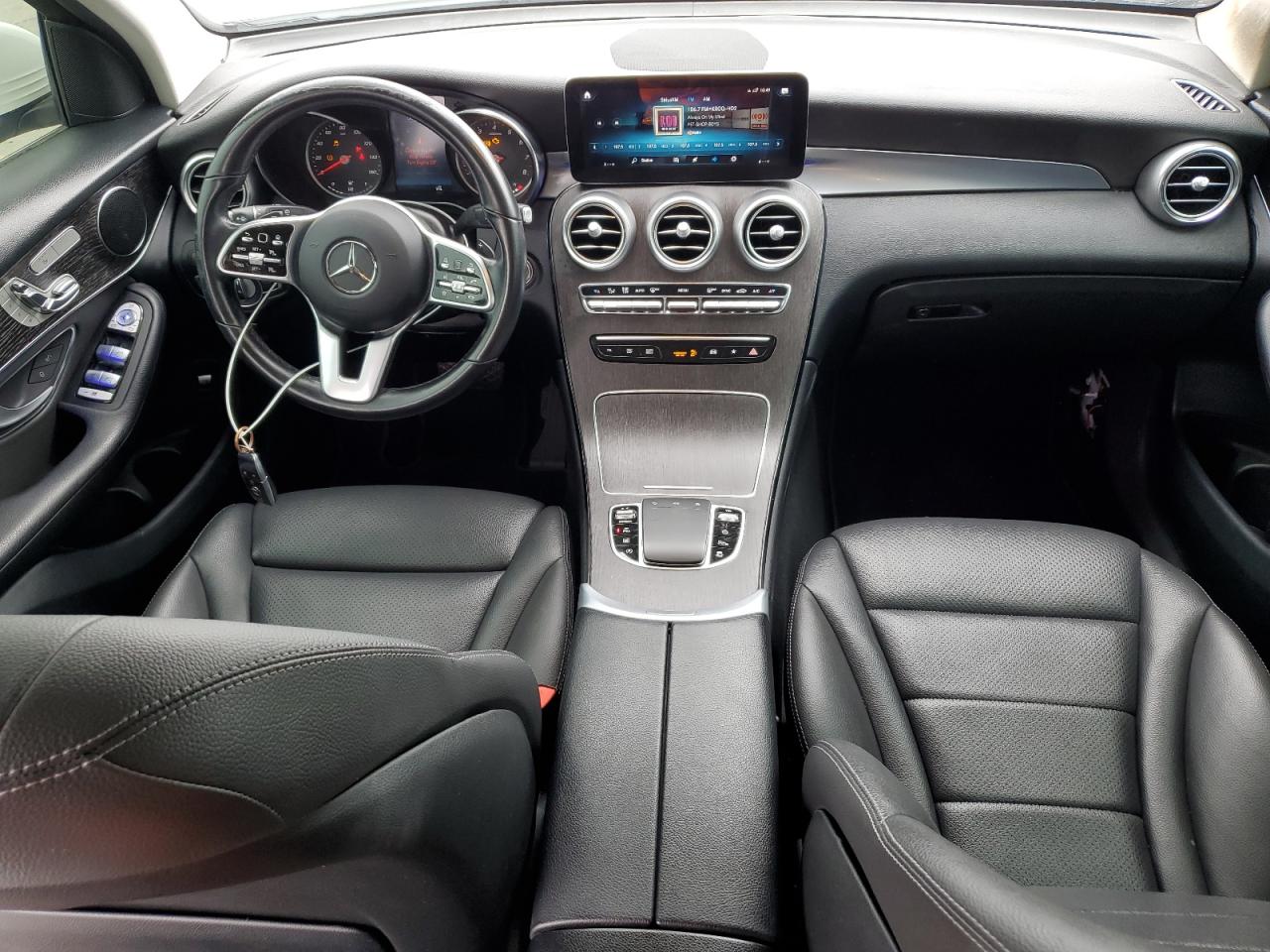 MERCEDES-BENZ GLC 300 2022