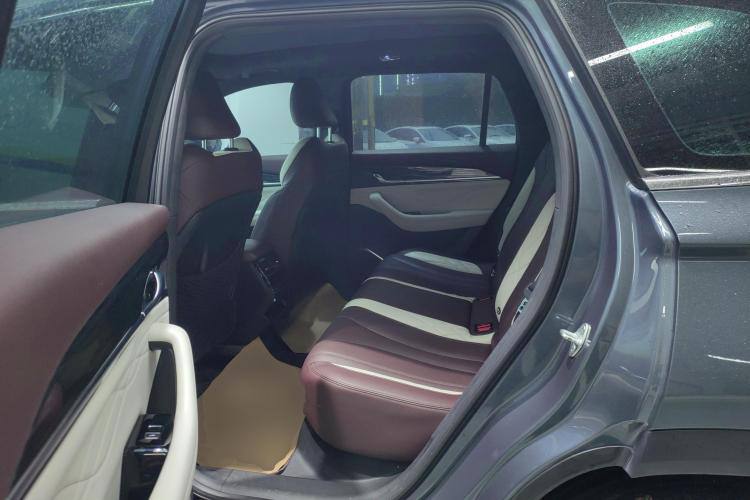 Geely Monjaro 2021