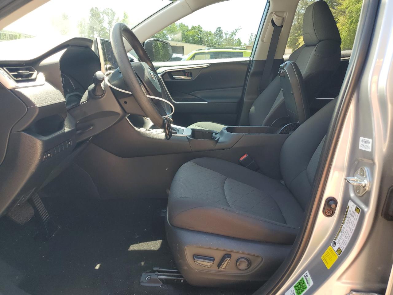 TOYOTA RAV4 XLE 2023