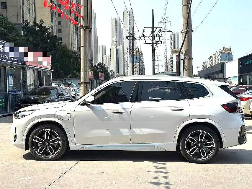 BMW iX1 xDrive30L 2023
