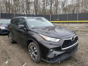 TOYOTA HIGHLANDER XLE 2020