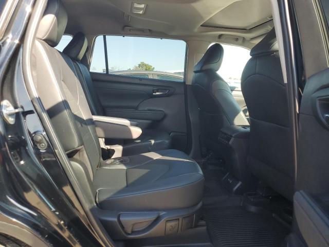 TOYOTA HIGHLANDER XLE 2022