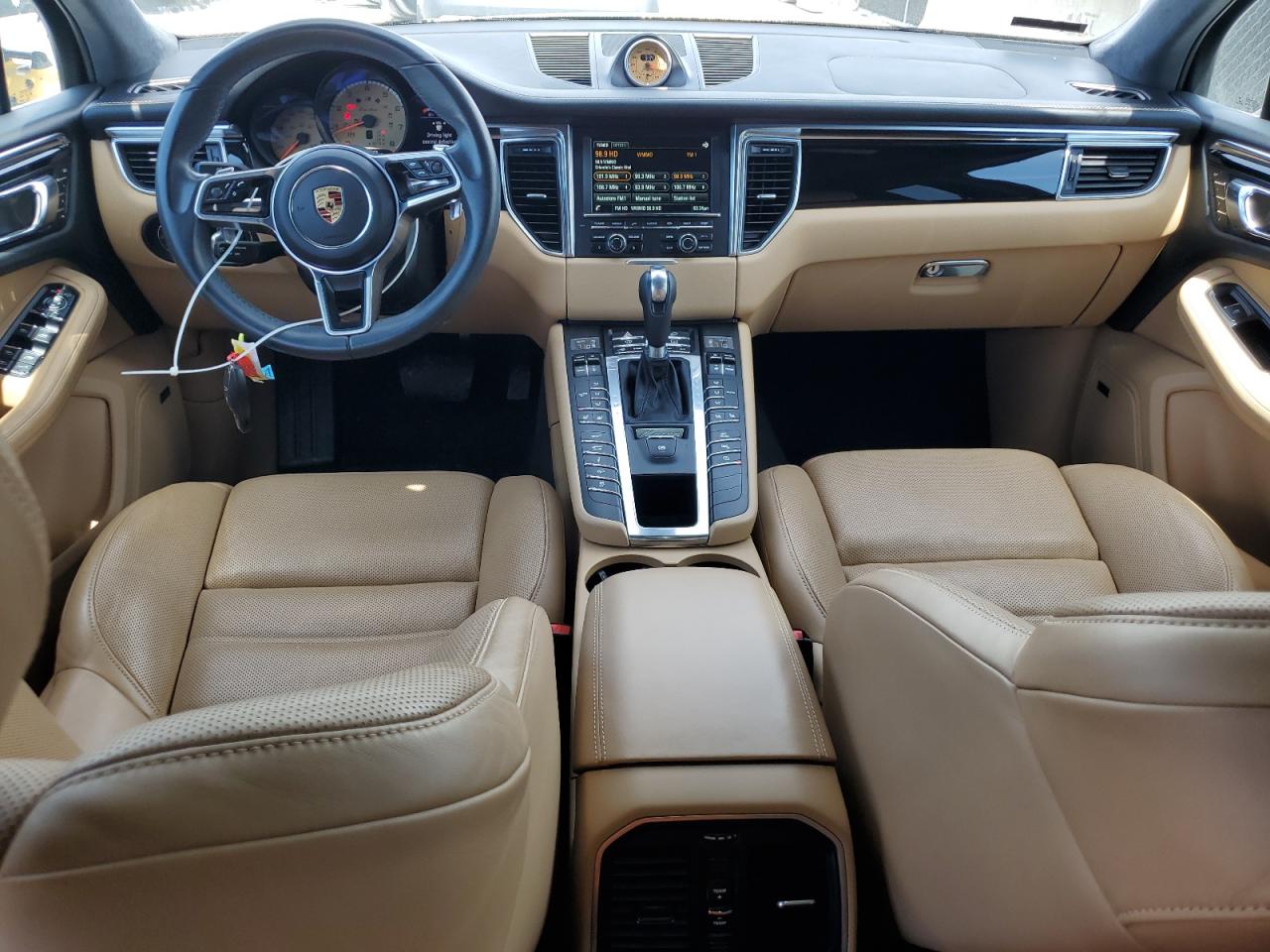 PORSCHE MACAN TURBO 2016
