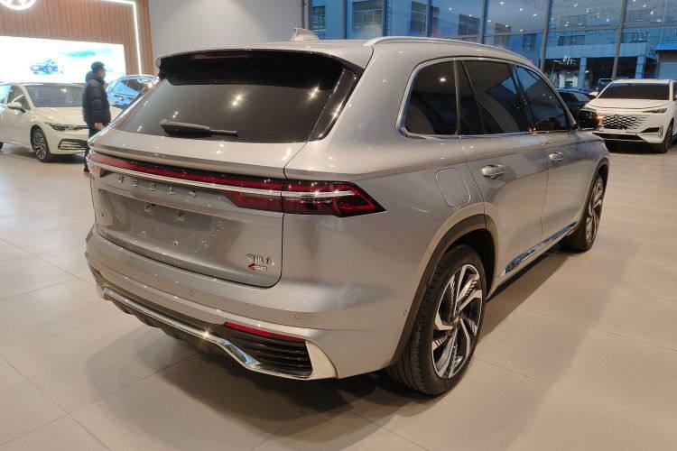 Geely Monjaro 2021