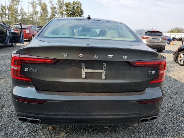 VOLVO S60 T5 MOMENTUM 2020