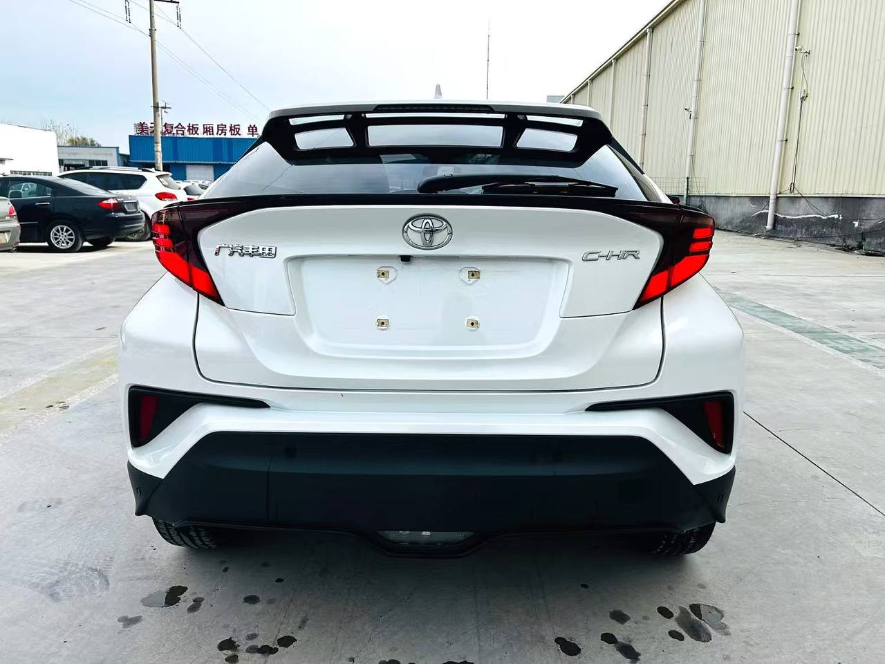 TOYOTA C-HR Deluxe Edition 2021
