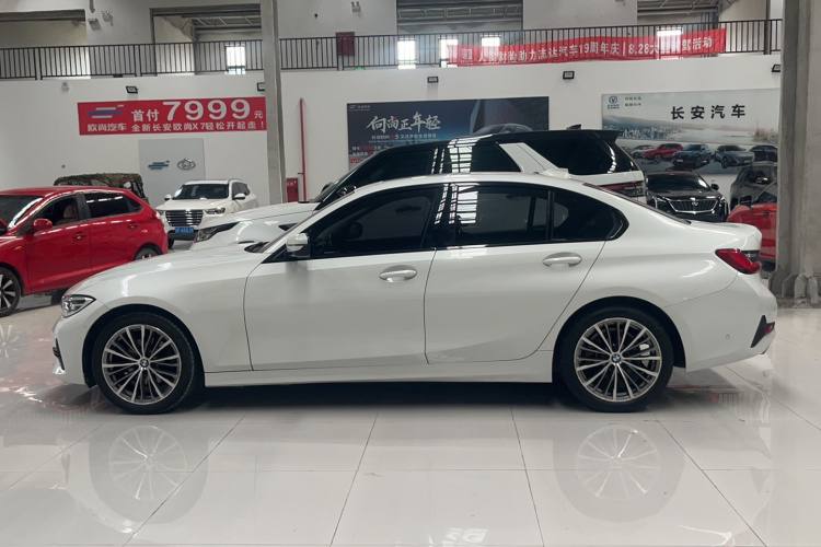 BMW 3 Series 320i 2021