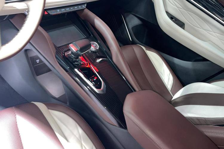 Geely Monjaro 2021