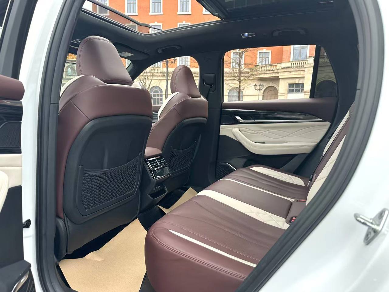 Geely Monjaro 2021