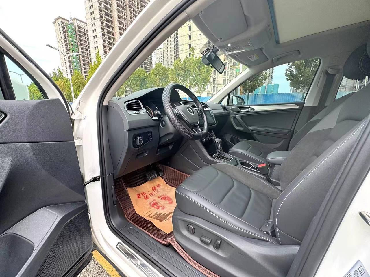 VOLKSWAGEN TIGUAN 2021