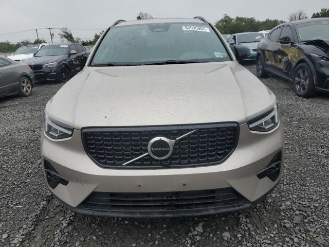 VOLVO XC40 PLUS 2023