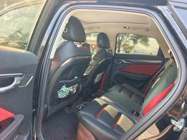 Geely Tugella 2020