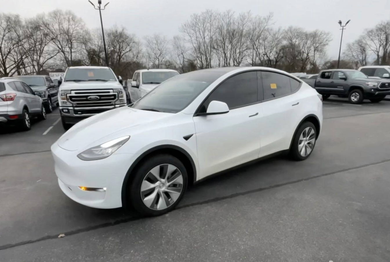 Tesla Model Y 4D SUV LONG RANGE 2023