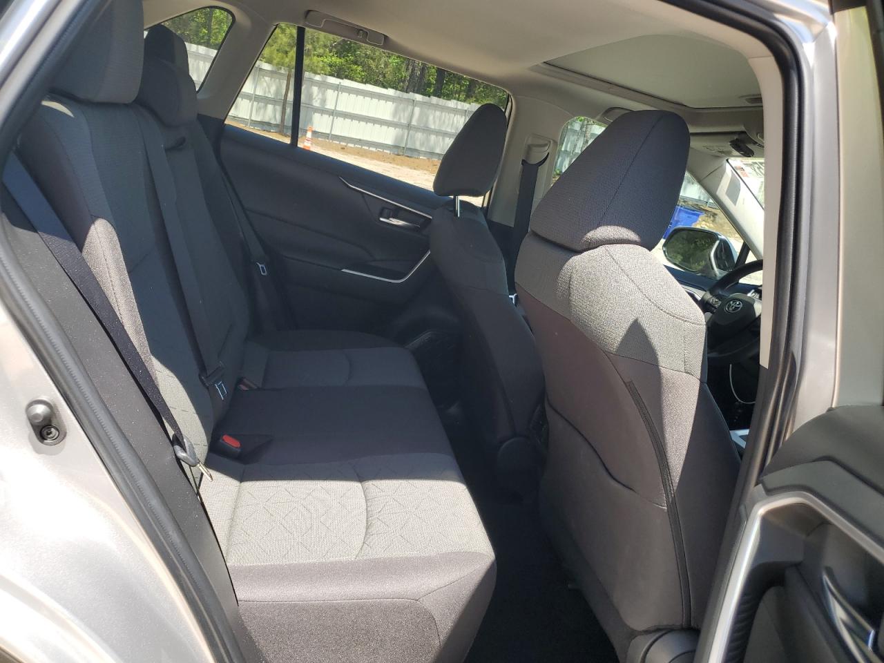 TOYOTA RAV4 XLE 2023