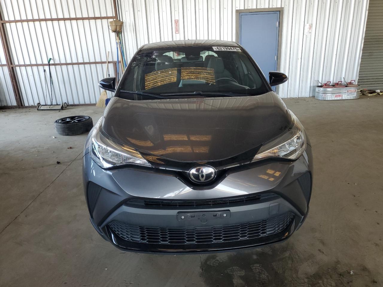 TOYOTA C-HR XLE 2021