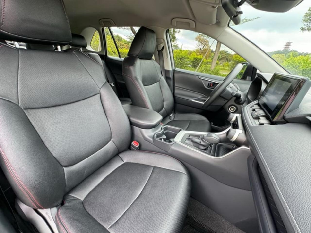 TOYOTA RAV4 2022
