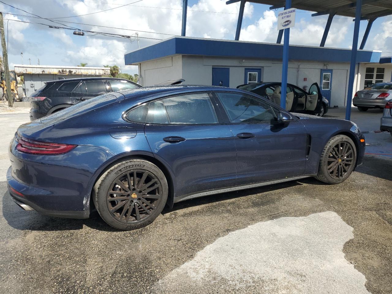 PORSCHE PANAMERA 2 2017