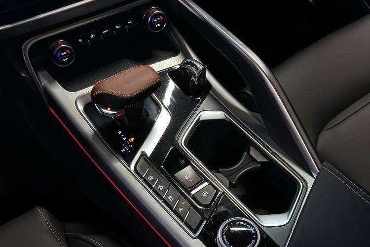 Geely Tugella 2019