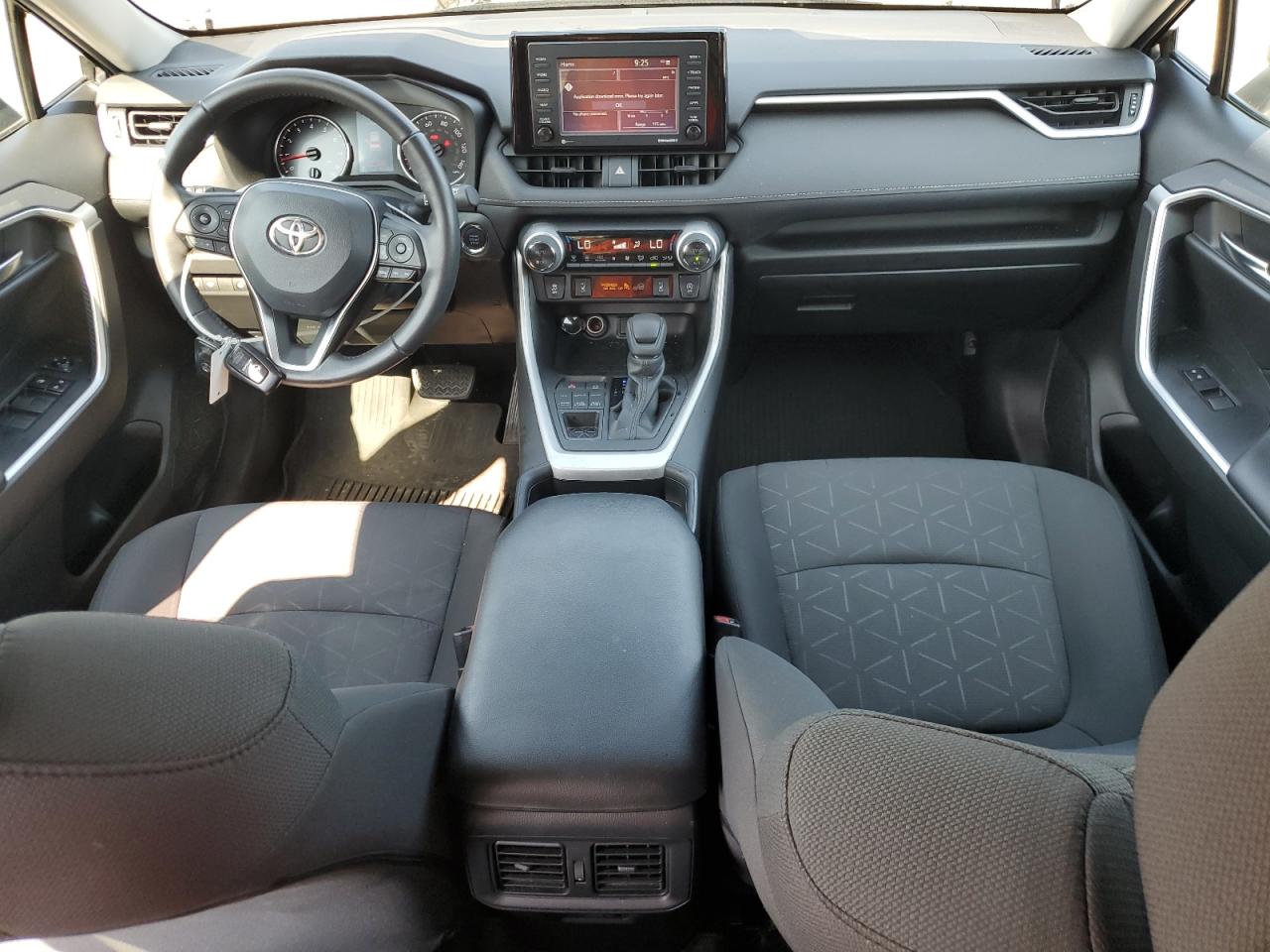 TOYOTA RAV4 XLE 2021