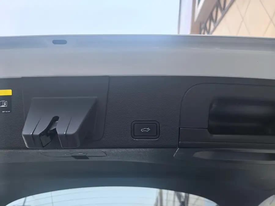 Geely Tugella 2021