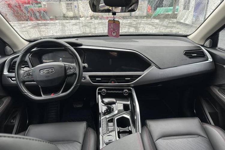 Geely Tugella 2021