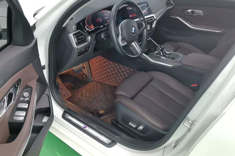 BMW 3 Series 325i M-package 2021