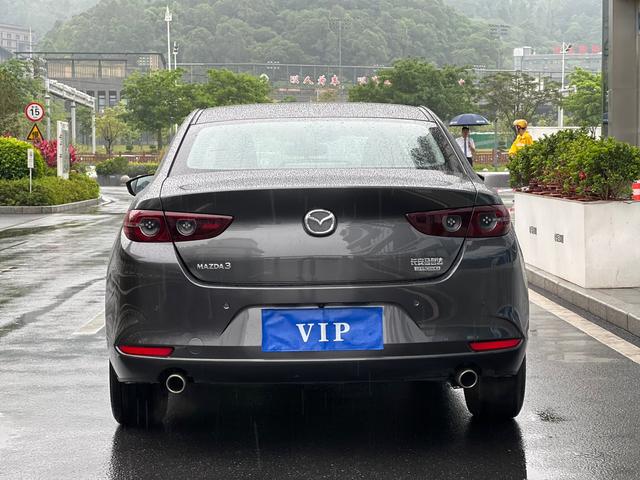 MAZDA 3 2022