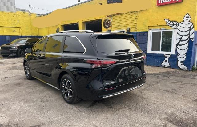TOYOTA SIENNA LIMITED 2025