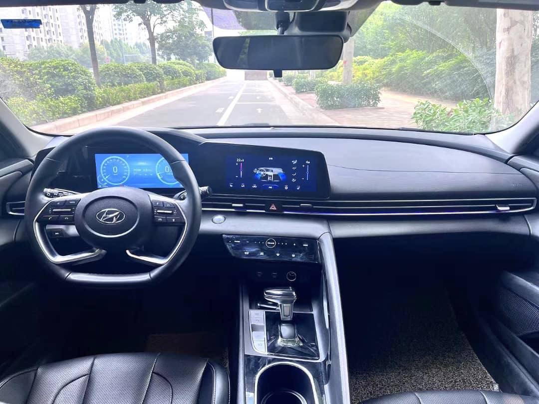 Hyundai Elantra 2021