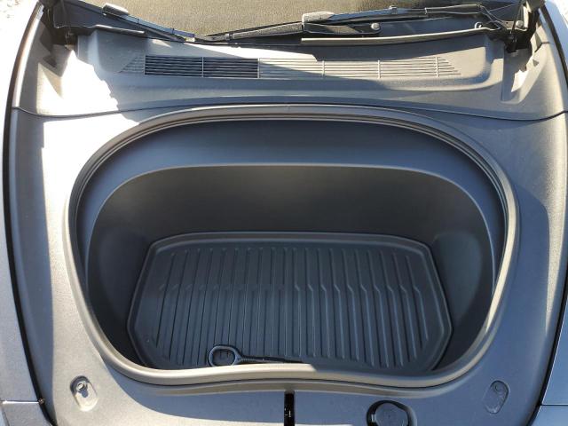 TESLA MODEL 3 2025