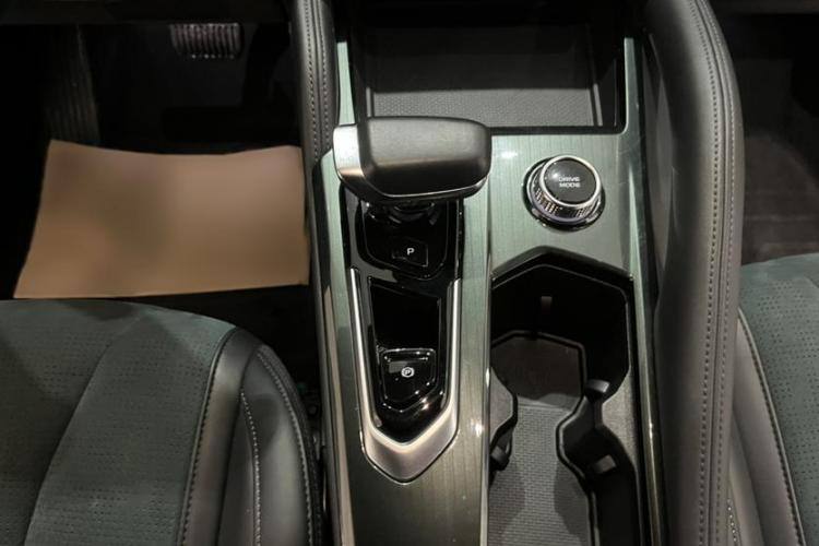 Geely Monjaro 2021