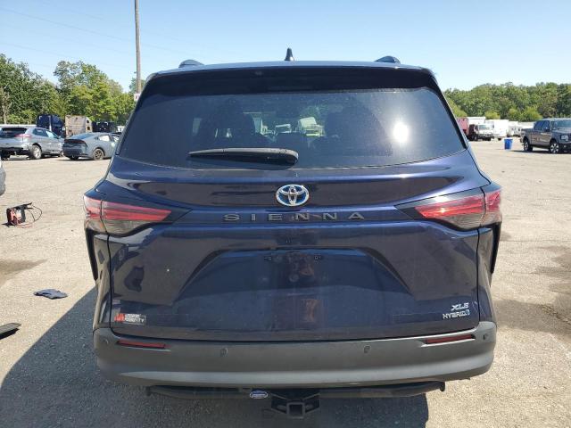 TOYOTA SIENNA XLE 2021