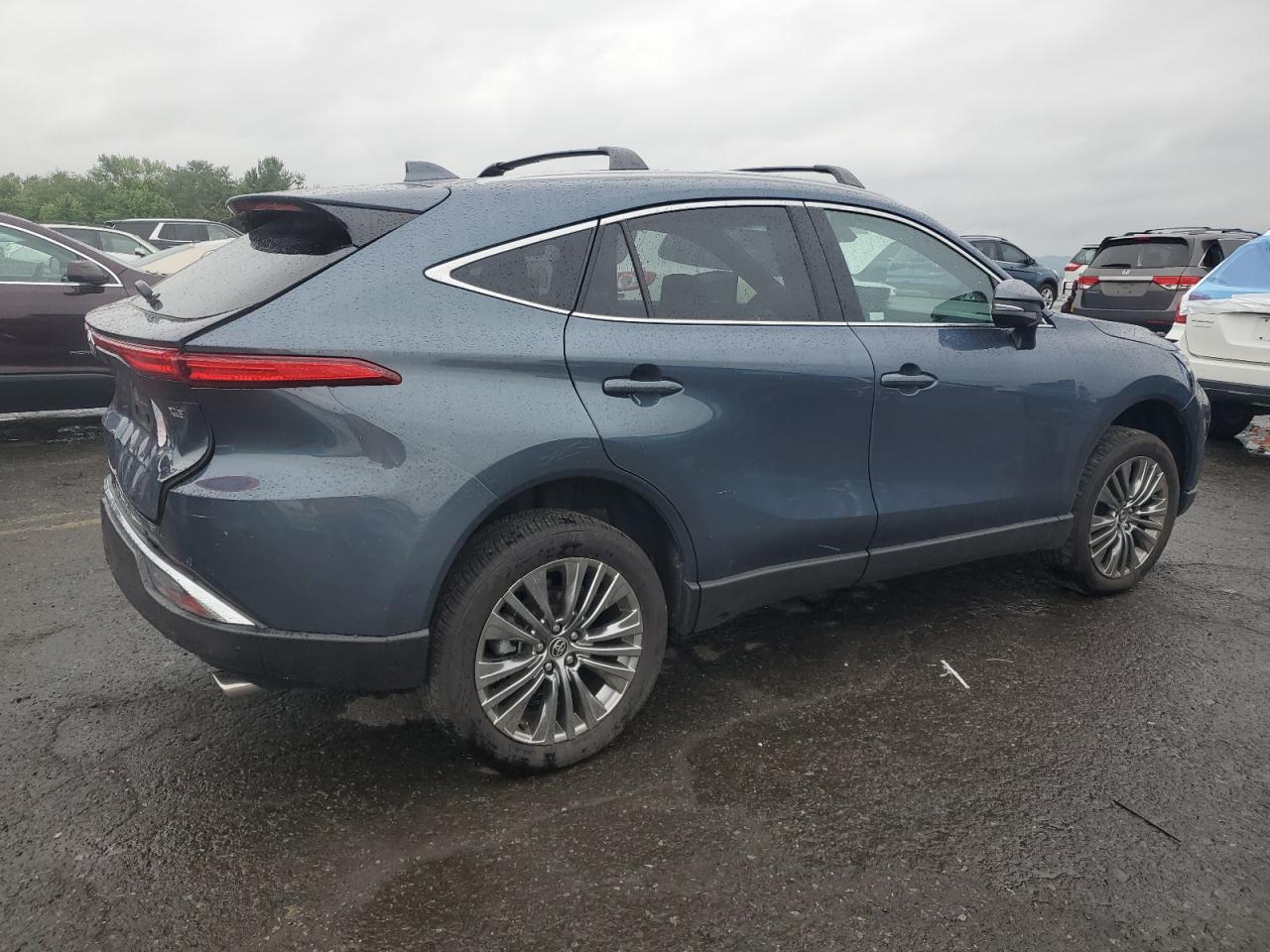 TOYOTA VENZA LE 2023
