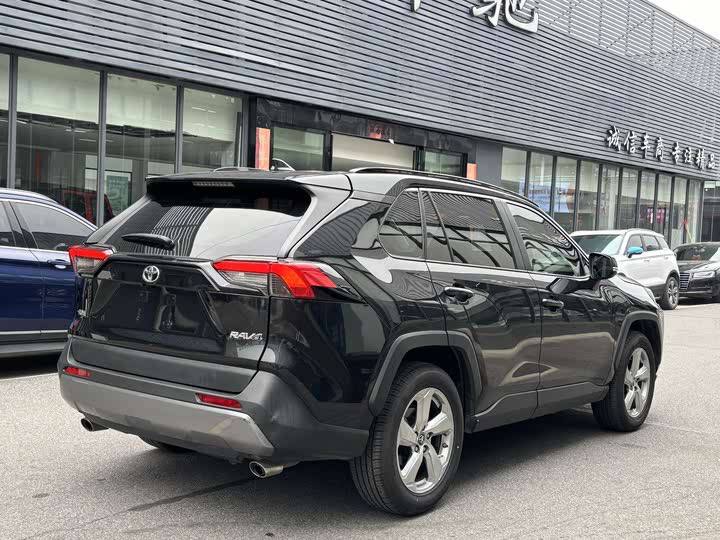 TOYOTA RAV4 2021