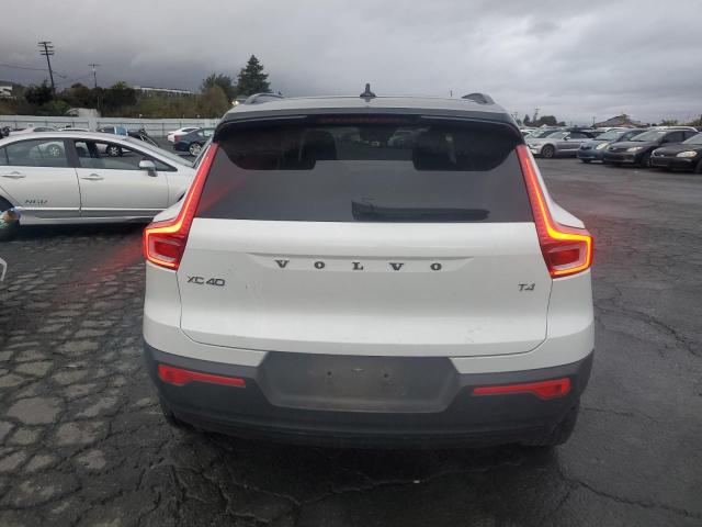 VOLVO XC40 T4 R-DESIGN 2021