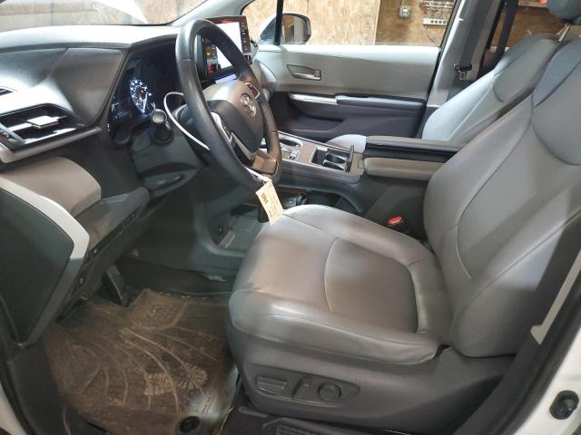 TOYOTA SIENNA XLE 2021