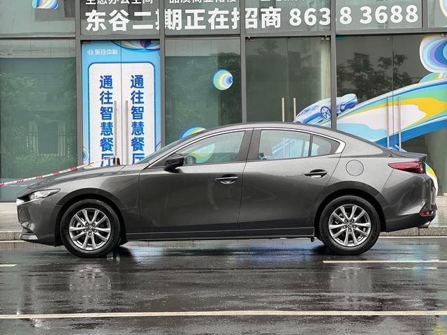 MAZDA 3 2022