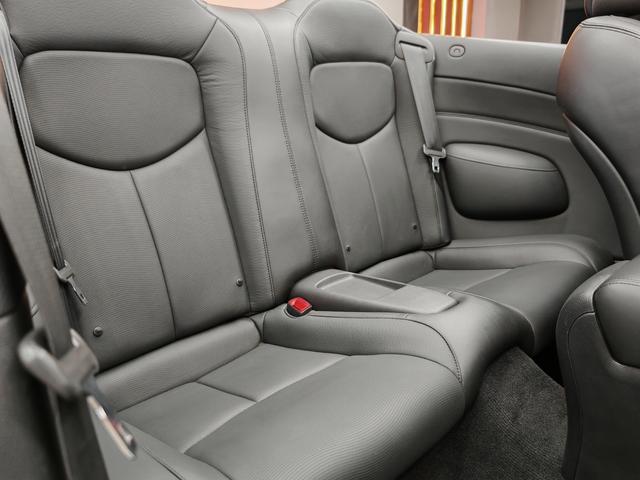 INFINITI G37 2010